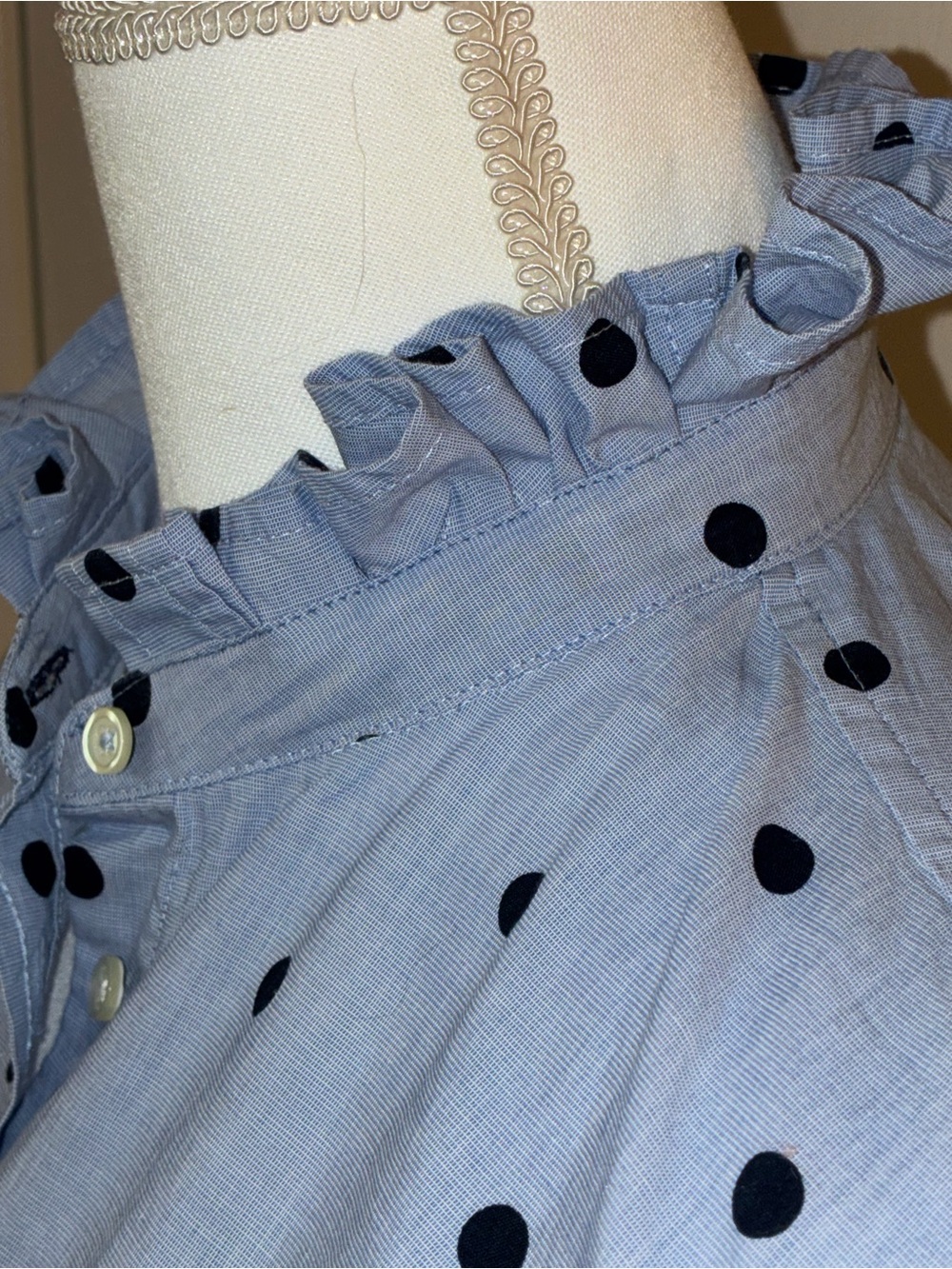 Talbots shirt, reworked with a ruffled collar - Picture 5 of 5